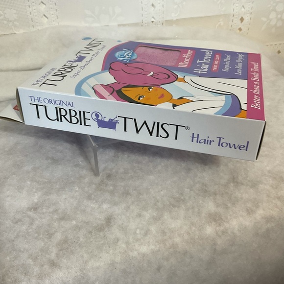 Turbie Twist microfiber hair towel twist and loop - Picture 7 of 8
